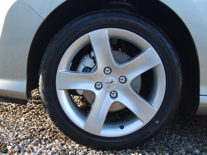 http://www.forum-peugeot.com/Forum/mesimages/20489/308 de Guillj-09.jpg